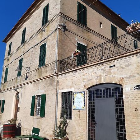 CastelplanioPalazzo Tuemiアパートメント エクステリア 写真